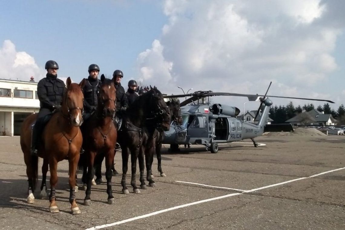 Podkarpaccy policjanci, strażacy oraz żołnierze ćwiczyli z Black Hawkiem