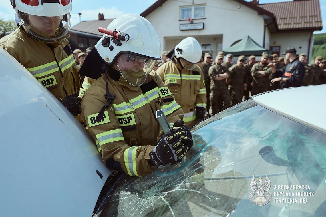 Podkarpaccy Terytorialsi ćwiczyli z OSP Długie i OSP Żarnowiec