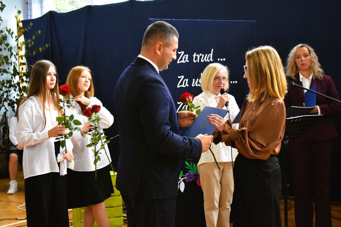 Podziękowania, nagrody i stypendia dla uczniów i nauczycieli z Gminy Wojaszówka