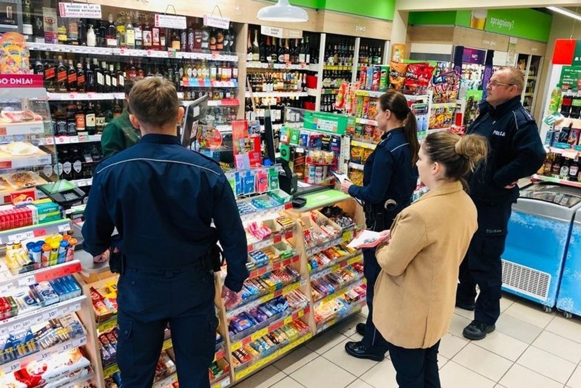 Policjanci kontrolowali sklepy z alkoholem
