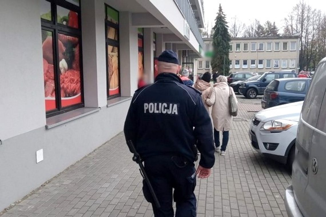 Policjanci kontrolują krośnieńskie sklepy, galerie i targowiska. Trwa akcja "STOP COVID-19"