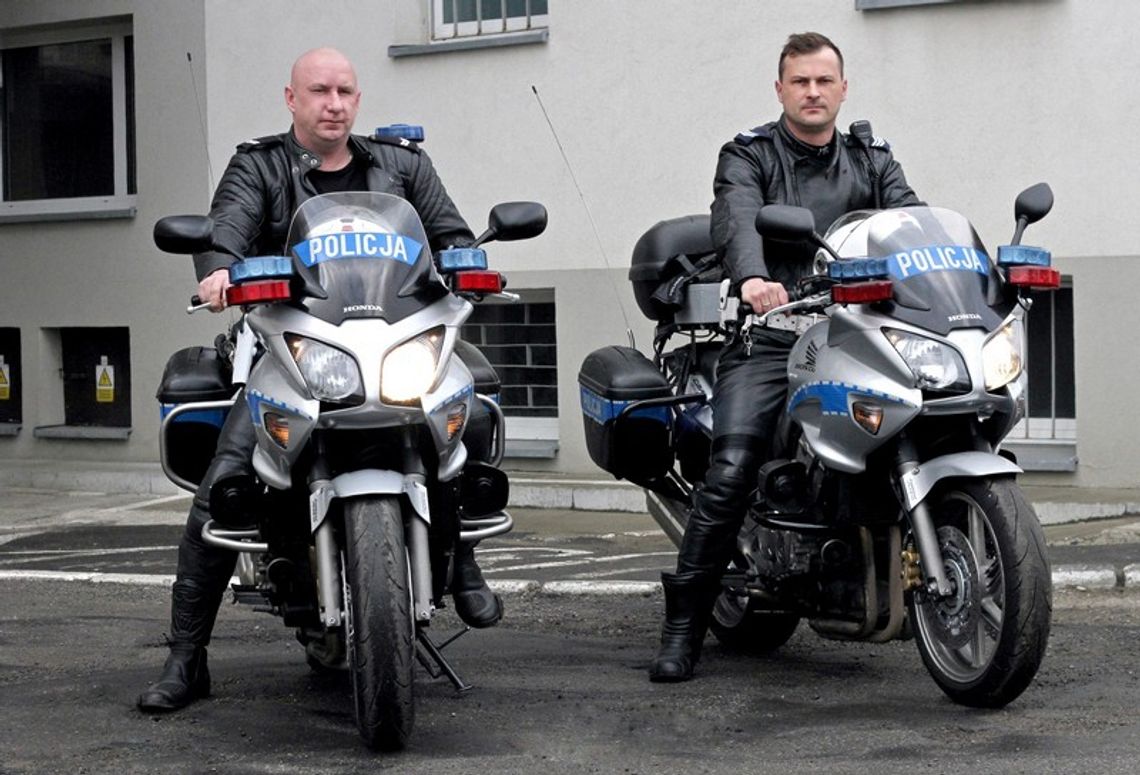 Policjanci na motocyklach wyjechali patrolować drogi