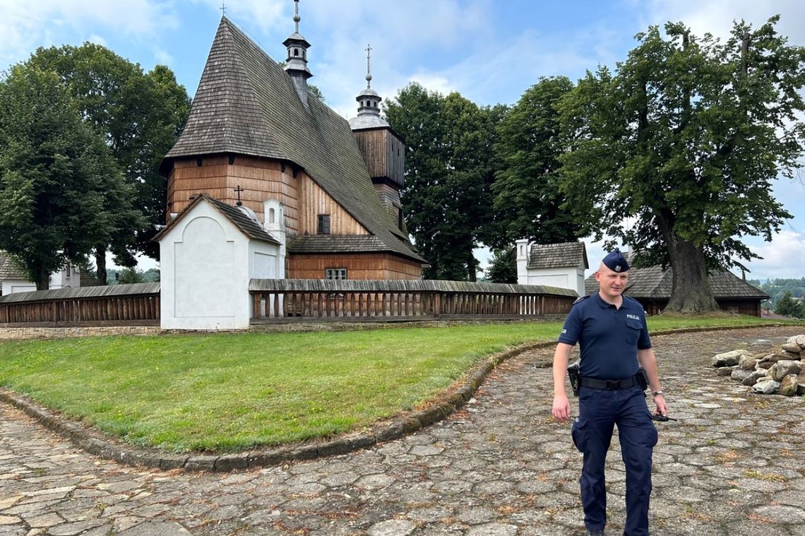 Policjanci pomogli belgijskim turystom