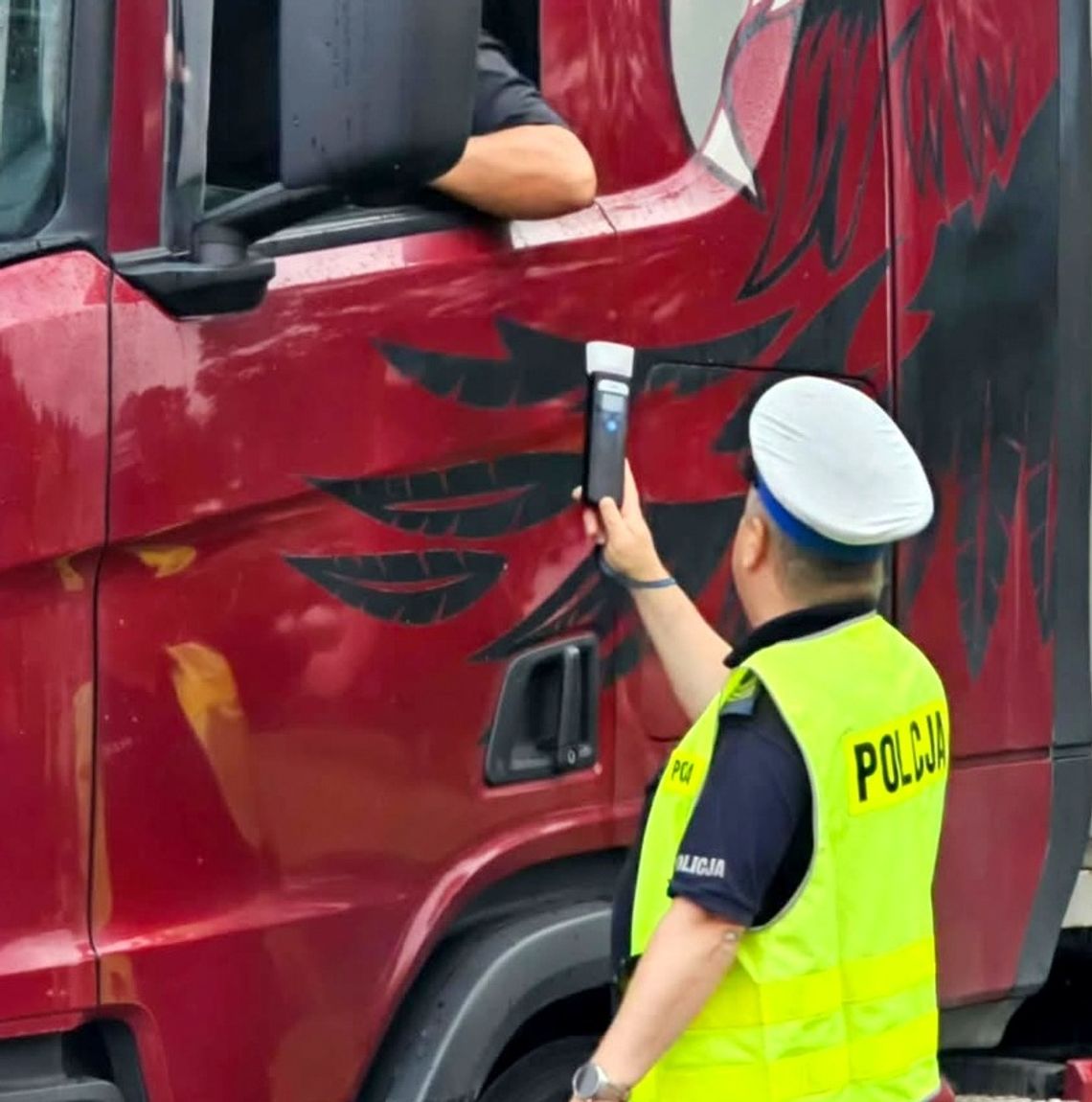 Policjanci skontrolowali trzeźwość ponad 2 tys. kierowców. Dwoje z nich prowadziło po alkoholu Policjanci skontrolowali trzeźwość ponad 2 tys. kierowców. Dwoje z nich prowadziło po alkoholu