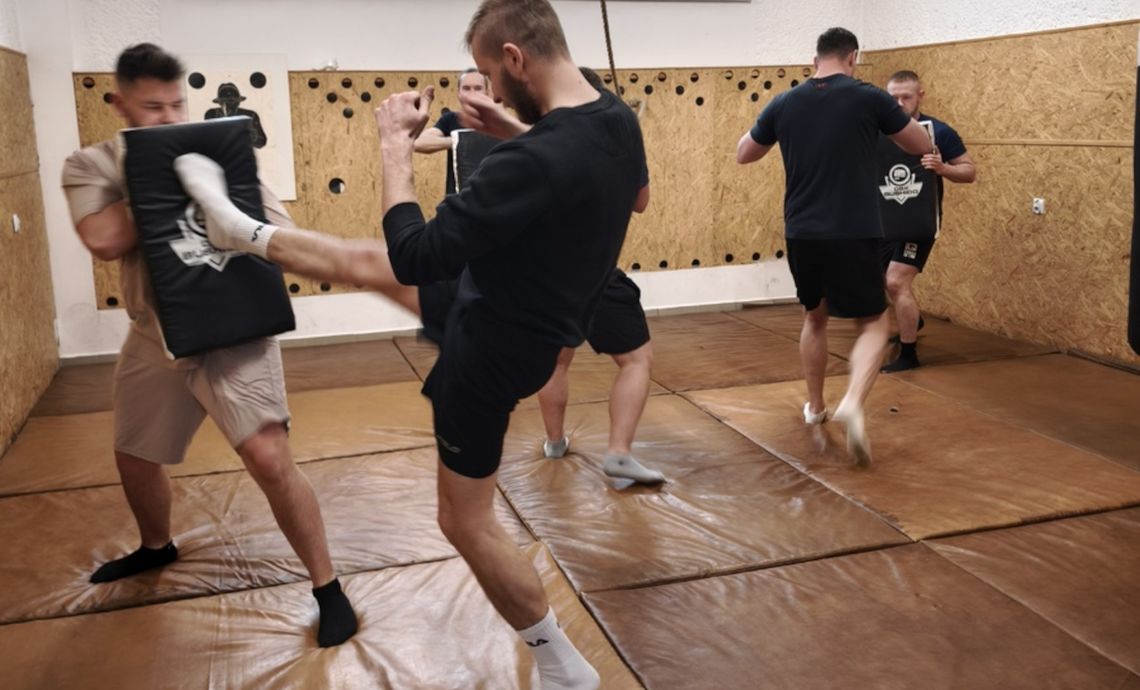 Policjanci szkolili się z zakresu reagowania na niestandardowe, agresywne zachowania Policjanci szkolili się z zakresu reagowania na niestandardowe, agresywne zachowania