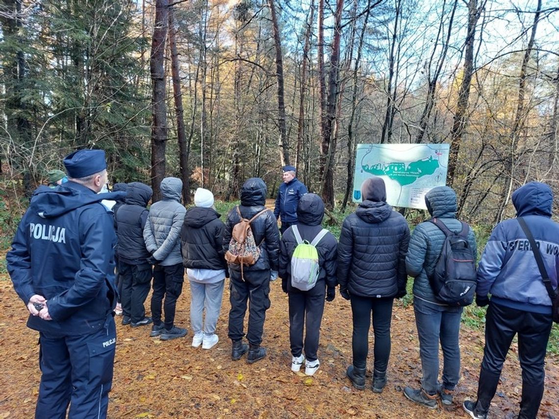 Ćwiczenia policjantów w Czarnorzekach. Wsparli ich studenci PANS Krosno