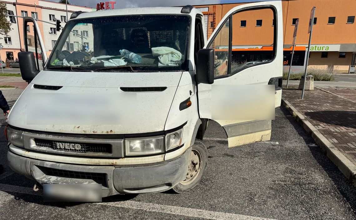 Policjanci z Krosna zatrzymali dostawcze Iveco pełne usterek i zaniedbań