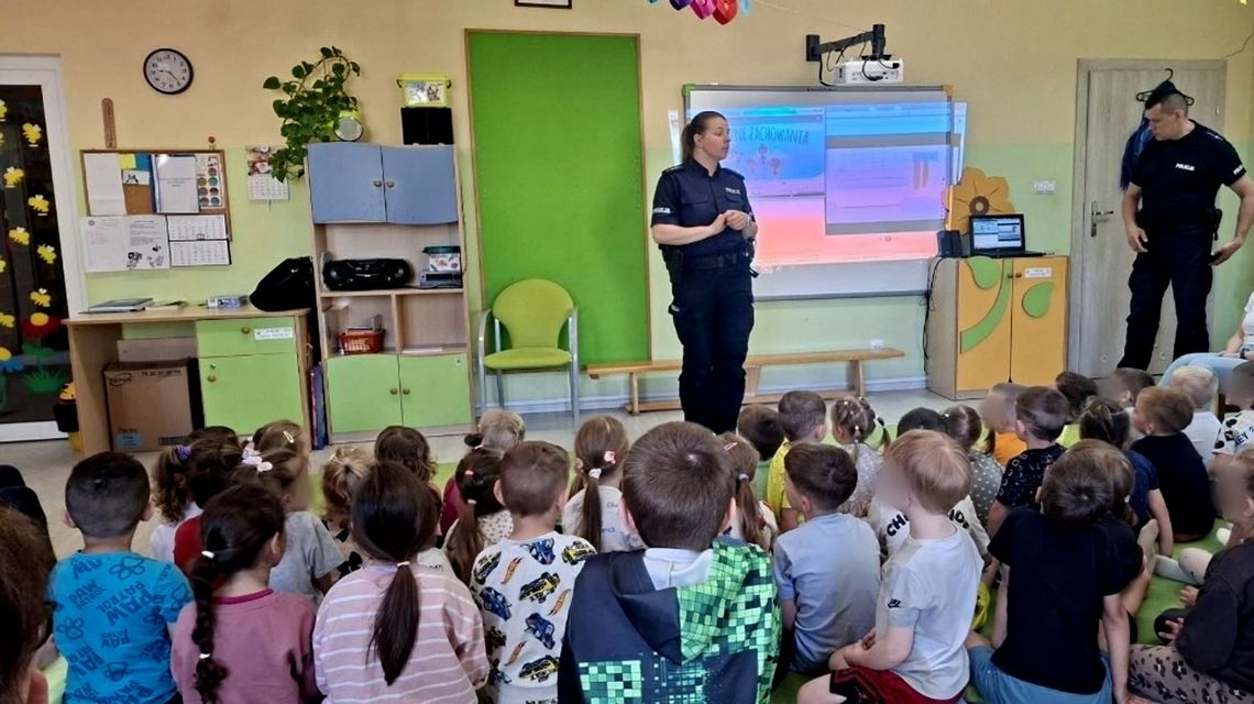 Policyjna ofensywa przed wakacjami. Mundurowi odwiedzają szkoły, przedszkola i festyny
