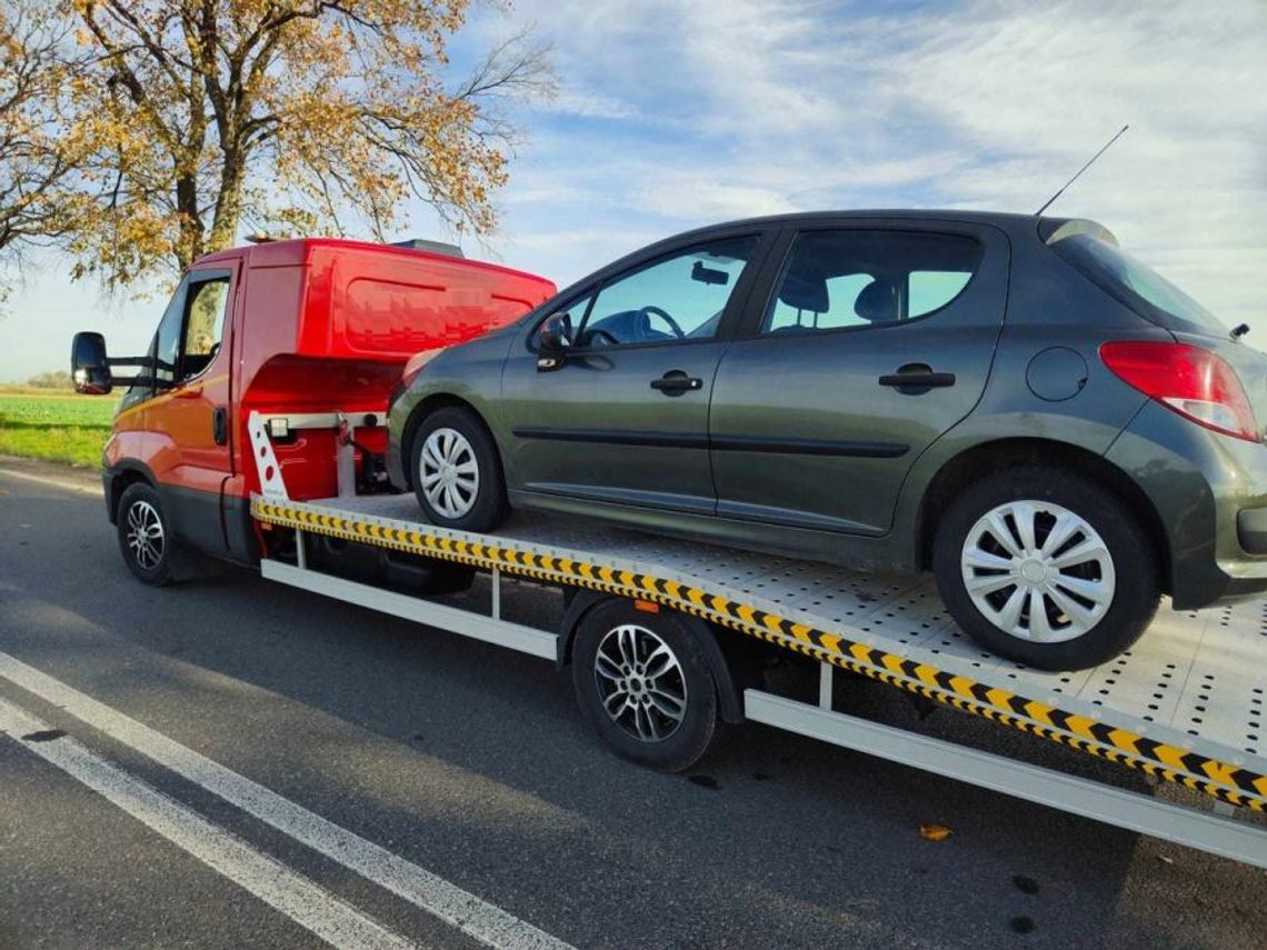 Policyjne parkingi powoli się zapełniają. Jest nawet mercedes za 200 tysięcy złotych