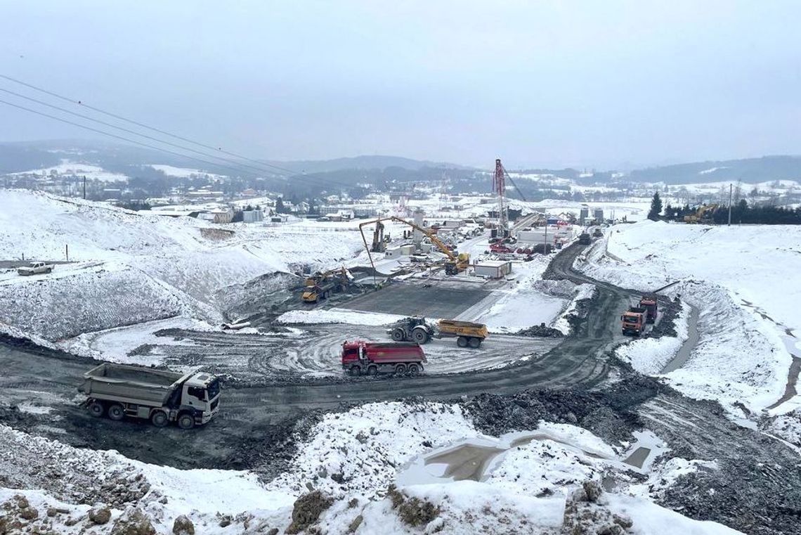 Pomimo śniegu i mrozu trwa budowa S19 pomiędzy Rzeszowem a Babicą