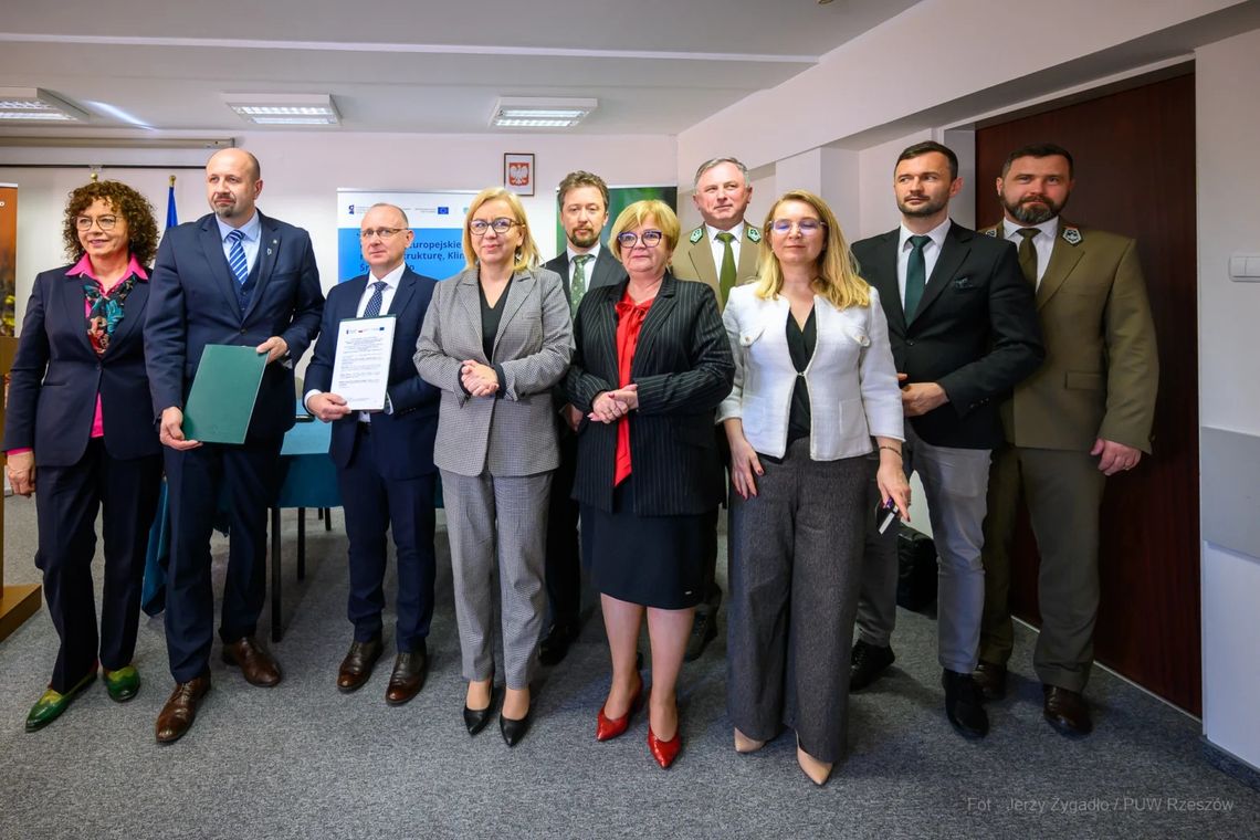 Ponad 16 mln zł na bezpieczeństwo mieszkańców i ochronę niedźwiedzia brunatnego Ponad 16 mln zł na bezpieczeństwo mieszkańców i ochronę niedźwiedzia brunatnego