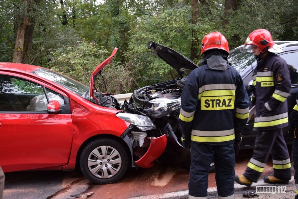 POSADA GÓRNA: Zderzenie trzech samochodów na głównej drodze