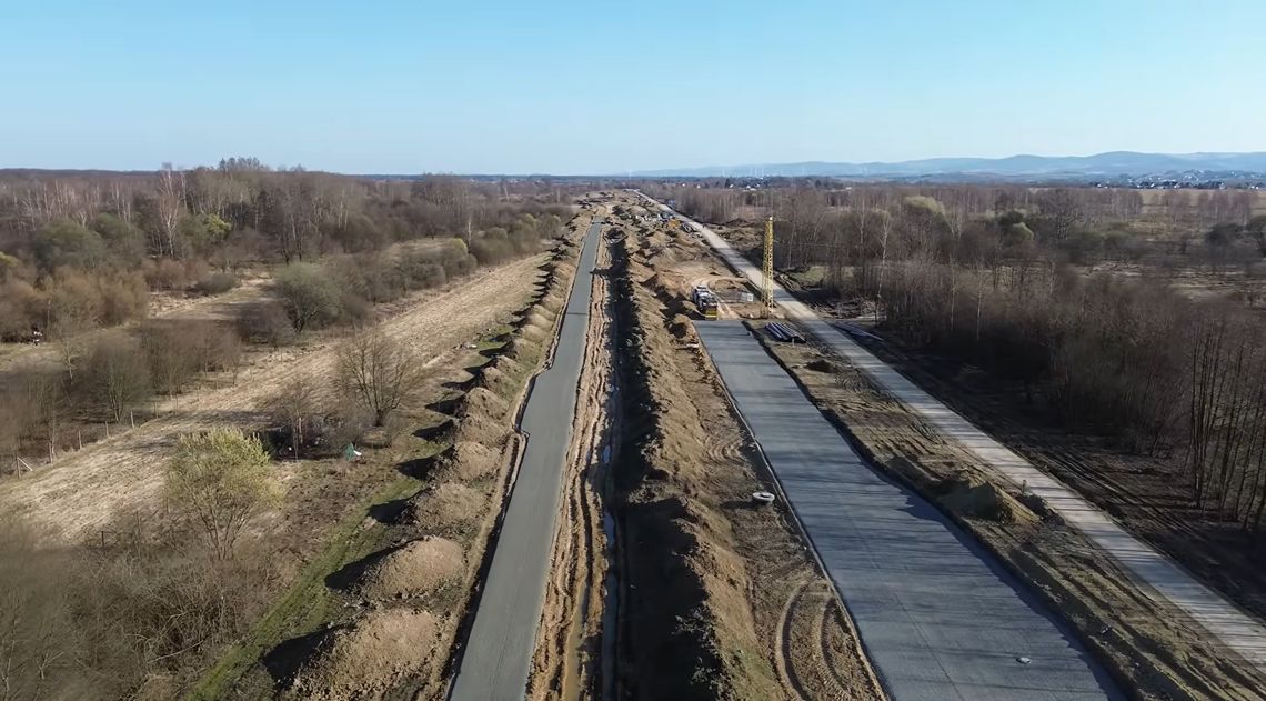 Postępy prac na budowie drogi dojazdowej z Krosna do S19