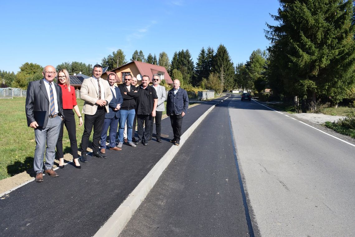 Poszerzona jezdnia i nowe pobocze poprawią bezpieczeństwo mieszkańców Odrzykonia Poszerzona jezdnia i nowe pobocze poprawią bezpieczeństwo mieszkańców Odrzykonia