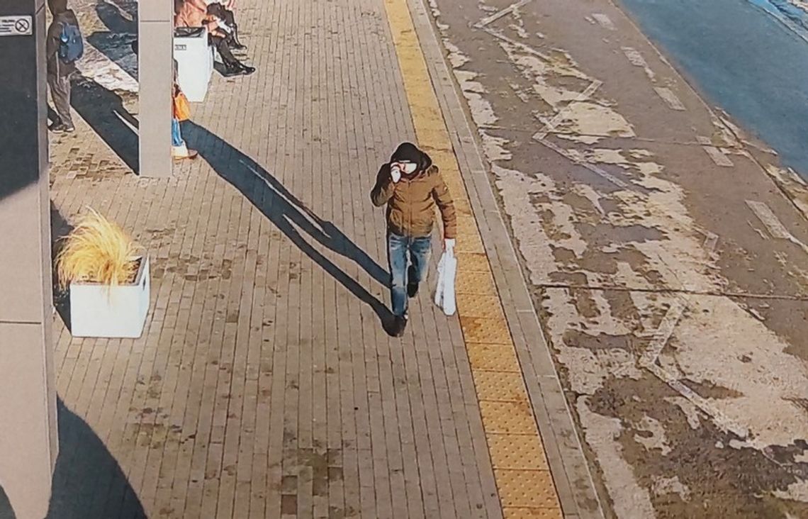 Poszukiwania mężczyzny w związku z oszustwem 80-letniej mieszkanki Krosna
