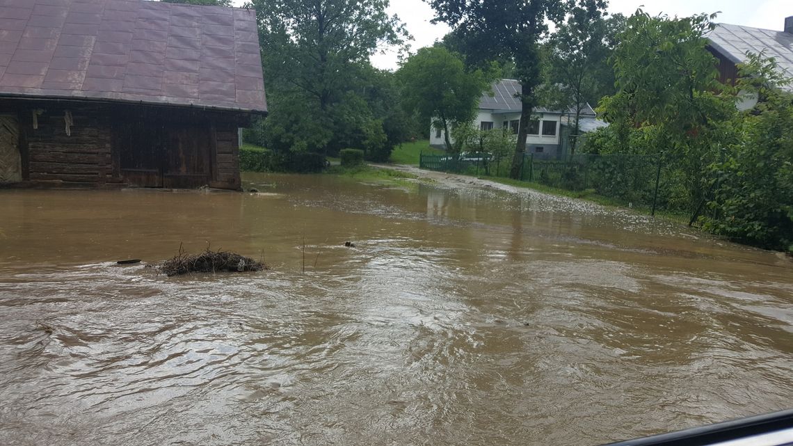 Potężna burza przeszła nad Krosnem i powiatem. Wiele podtopień