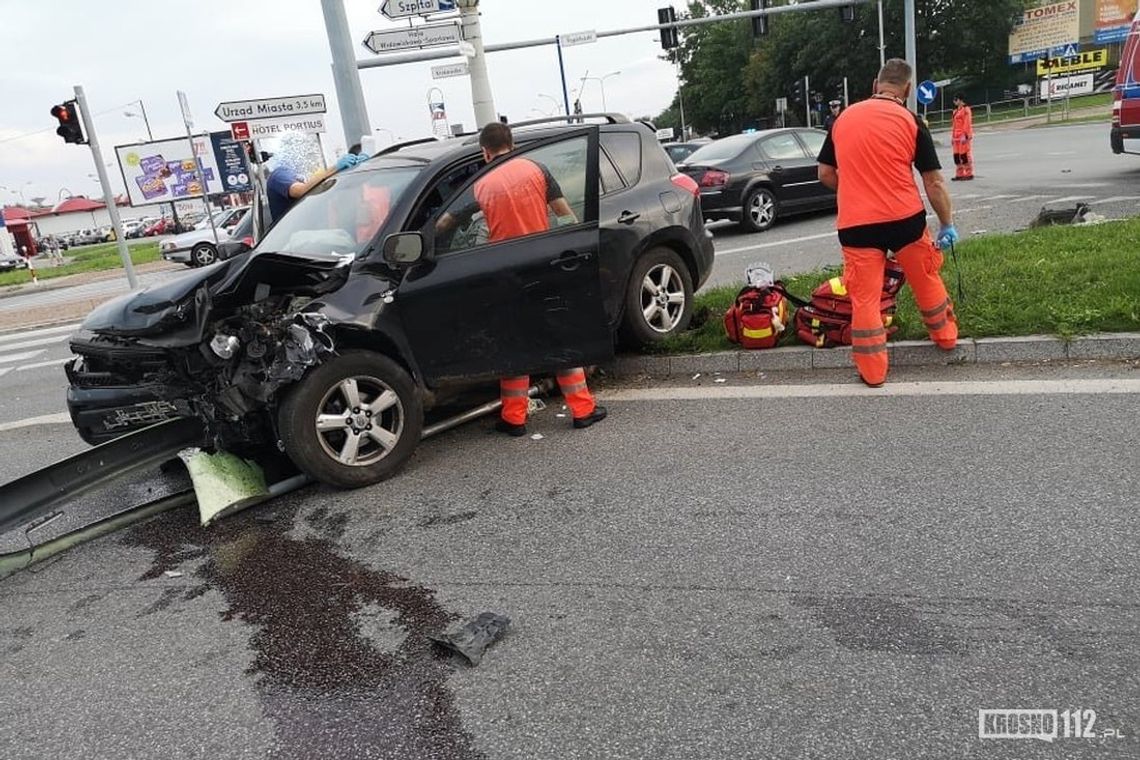 Poważny wypadek na skrzyżowaniu DK28 w Krośnie