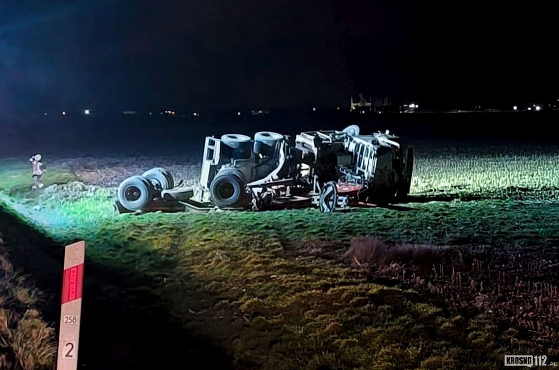 Poważny wypadek pomiędzy Beskiem a Zarszynem na DK28 [NIE ŻYJE KIEROWCA]