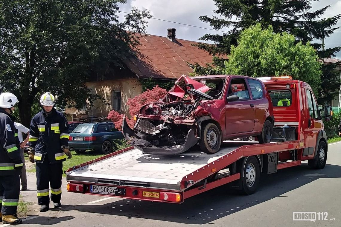 Poważny wypadek w Haczowie. Śmigłowiec ratunkowy w akcji