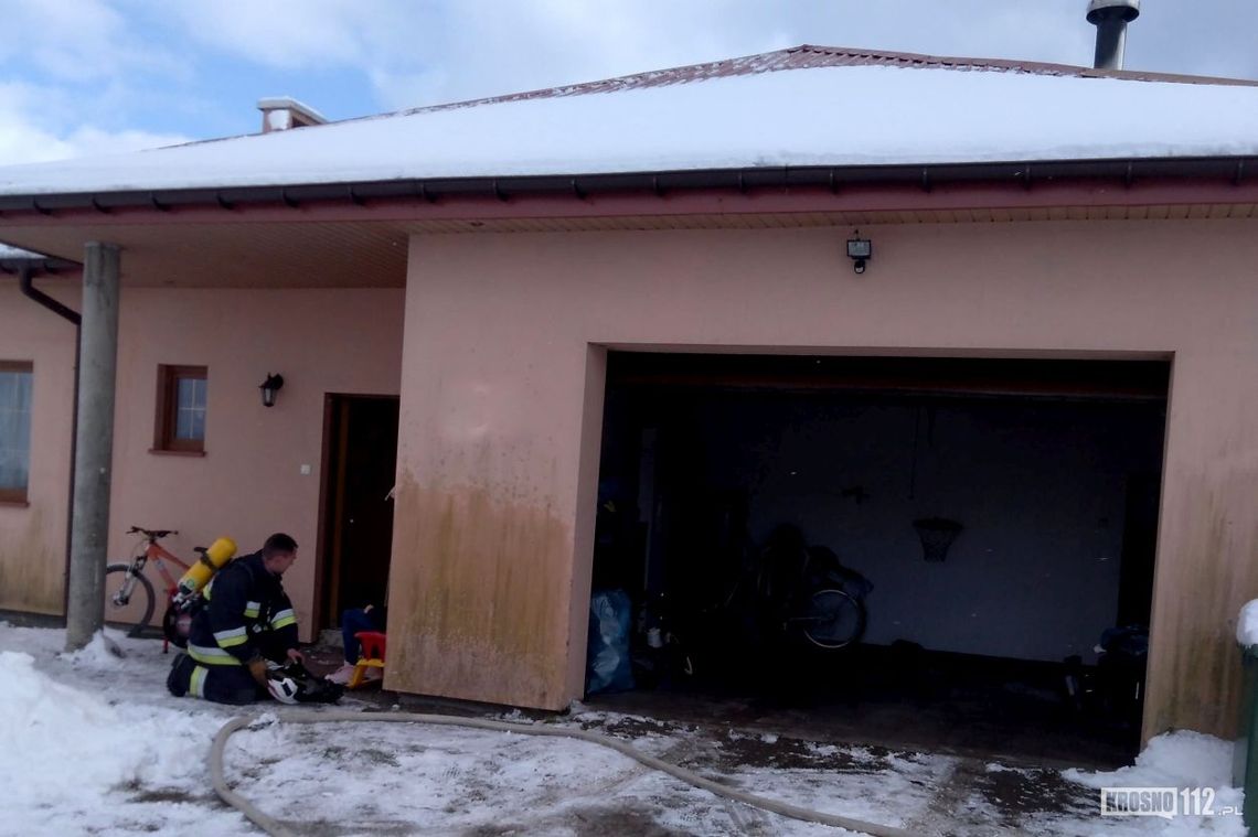 Pożar garażu w budynku mieszkalnym przy ul. Zadwór w Iwoniczu