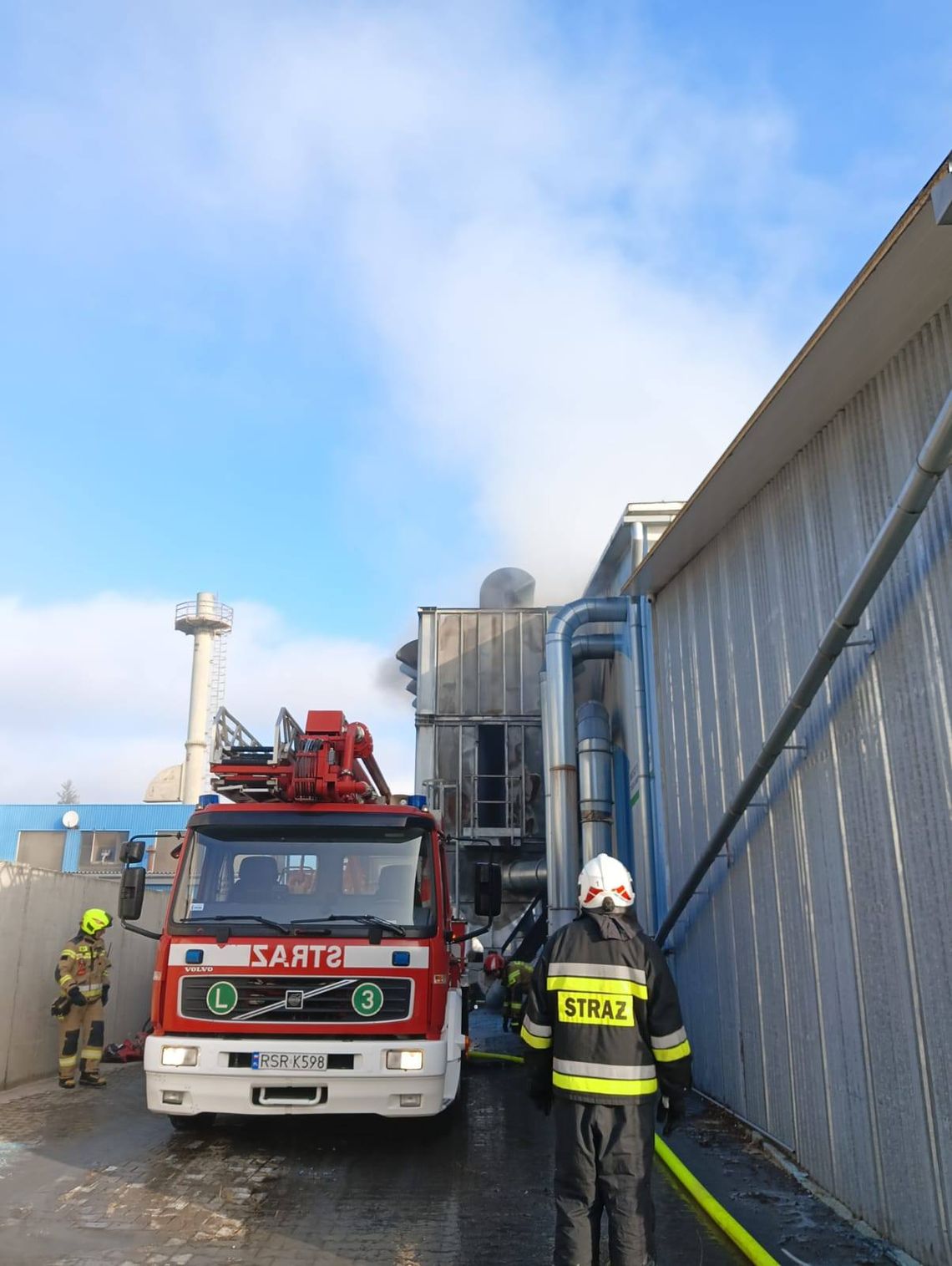 Pożar jednej z instalacji w hali produkcyjnej w Czudcu Pożar jednej z instalacji w hali produkcyjnej w Czudcu