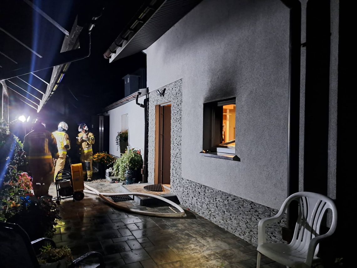 Pożar kotłowni w Lipowicy. Szybka akcja strażaków zapobiegła rozprzestrzenieniu ognia Pożar kotłowni w Lipowicy. Szybka akcja strażaków zapobiegła rozprzestrzenieniu ognia