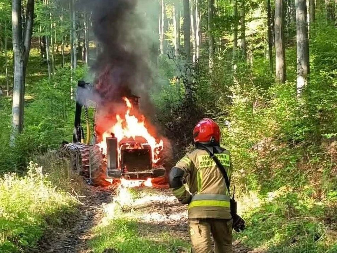 Pożar maszyny leśnej w Krasnej