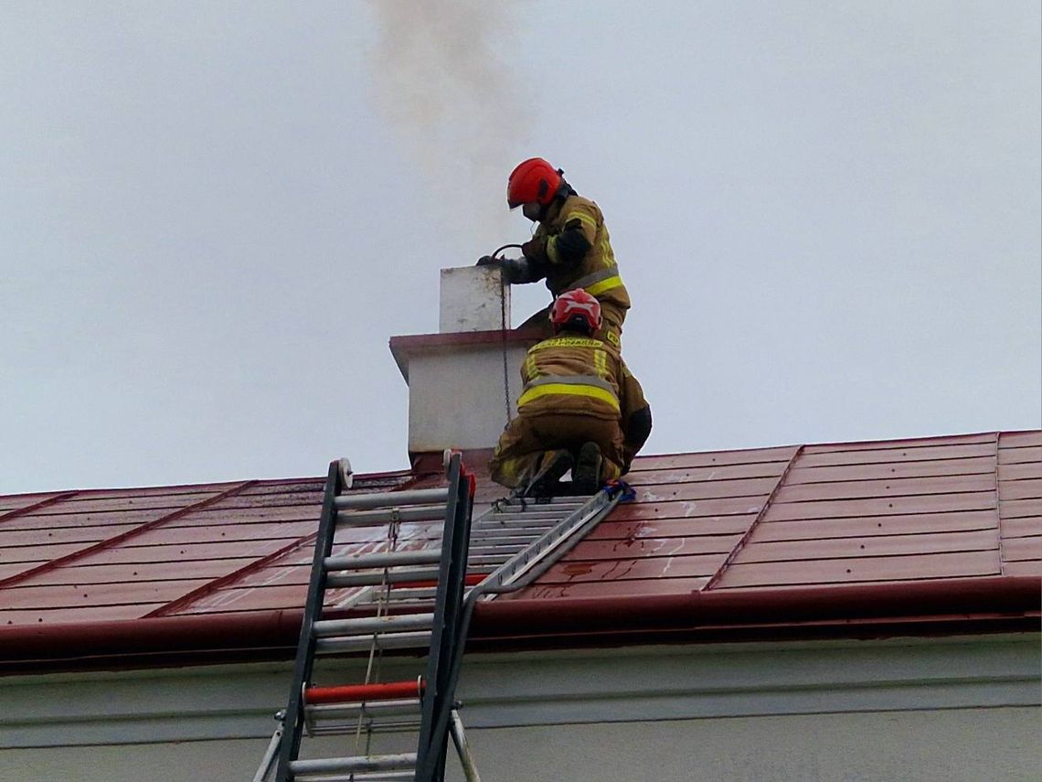 Pożar sadzy w jednym z domów w Iwoniczu. Interweniowali strażacy