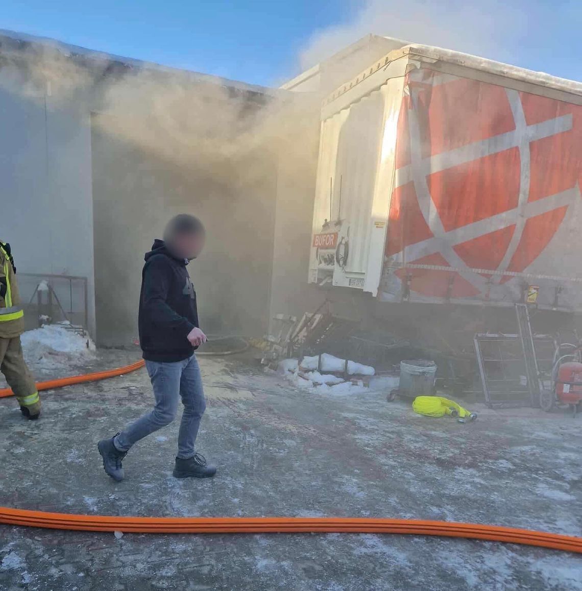 Pożar w hali produkcyjnej przy Popiełuszki