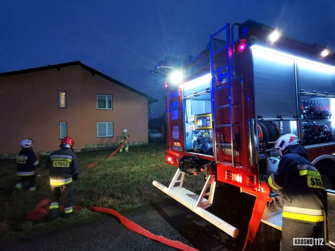 Pożar w Krościenku Wyżnym. Interweniowało pięć zastępów straży pożarnej