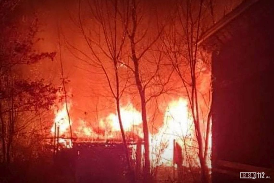 ? Pożar w Szczepańcowej. Strażacy uratowali dom przed ogniem