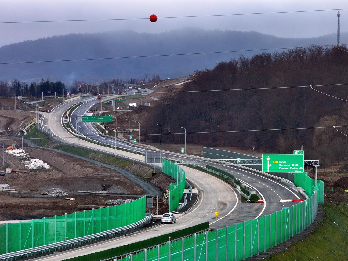 Na S19 praca wre. Czy zdążą otworzyć odcinki przed końcem roku? [ZDJĘCIA]