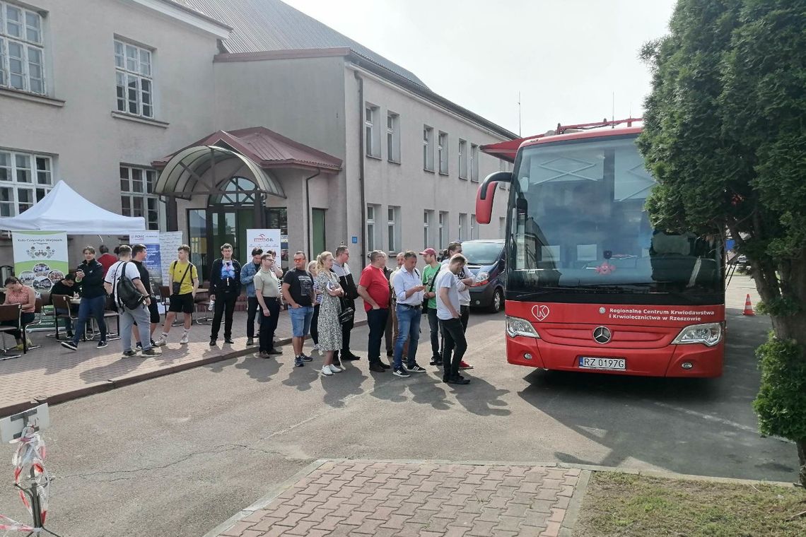 Prawie 11 litrów krwi zebrano podczas akcji krwiodawstwa w Jedliczu