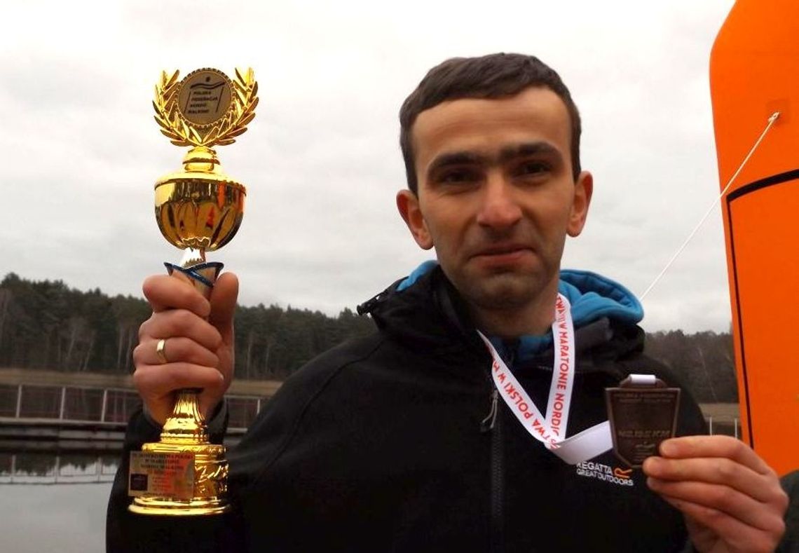 Prezes OSP Wrocanka z brązowym medalem Mistrzostw Polski w Maratonie Nordic Walking