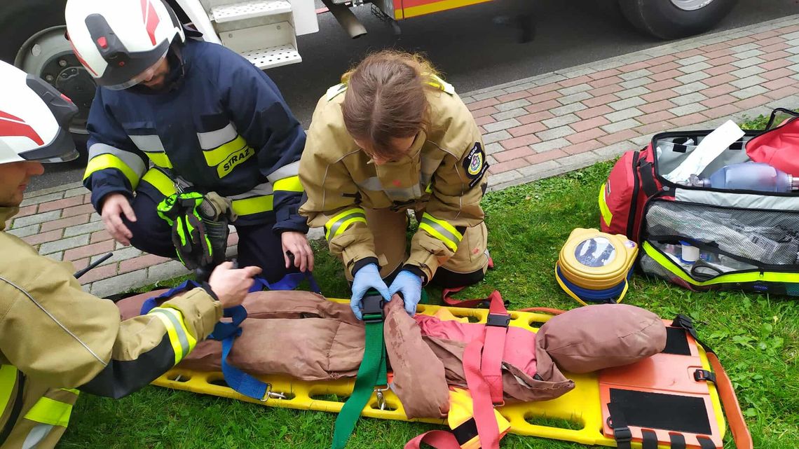 Strażackie ćwiczenia. Próbna ewakuacja w Szkole Podstawowej w Krościenku Wyżnym