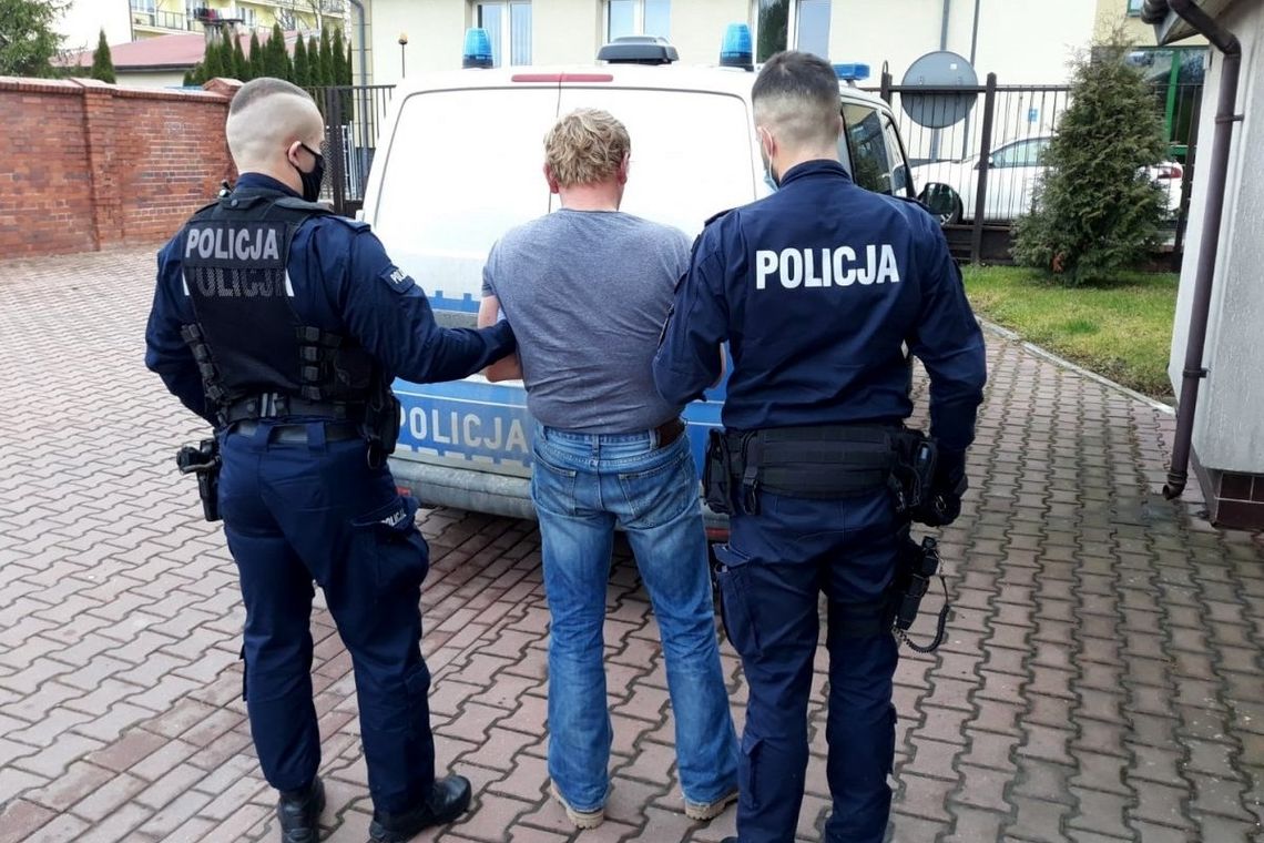 Próbował podpalić komendę policji w Brzozowie. 45-latkowi postawiono zarzuty