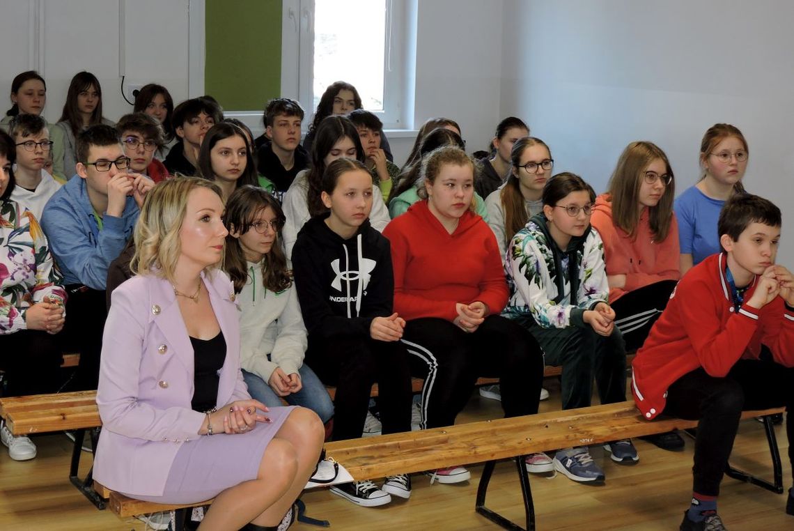 Program edukacyjny „W służbie prawu” w dwóch podstawówkach z Gminy Rymanów