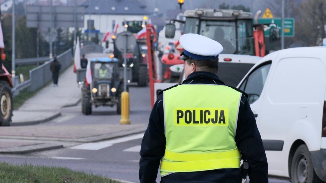 Protesty rolników. Karetka z pacjentką miała problem z przejazdem