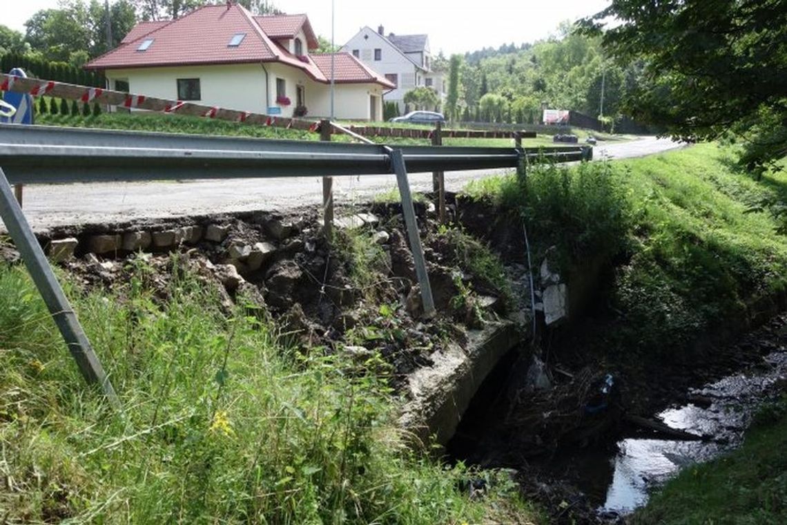 Przepusty zniszczone przez ulewy będą wyremontowane - zapowiada Starostwo Powiatowe