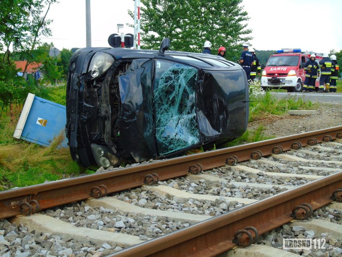 Przybówka: Uderzył samochodem w stację trafo PKP