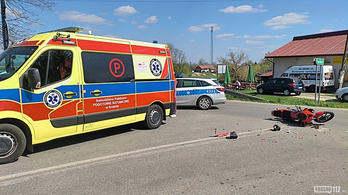 Ranny motocyklista po zderzeniu z samochodem w Bziance