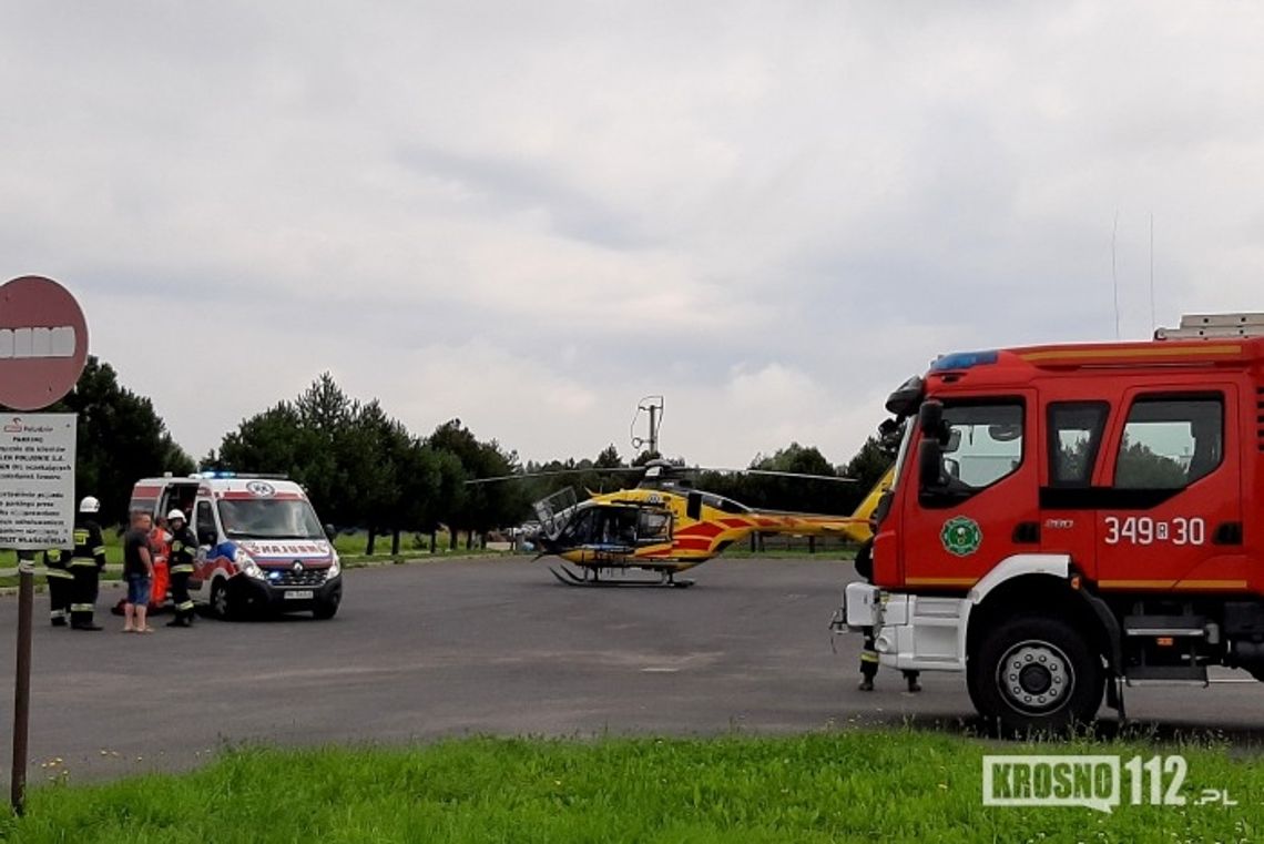 Ratownik10 lądował w Jedliczu na parkingu Orlen