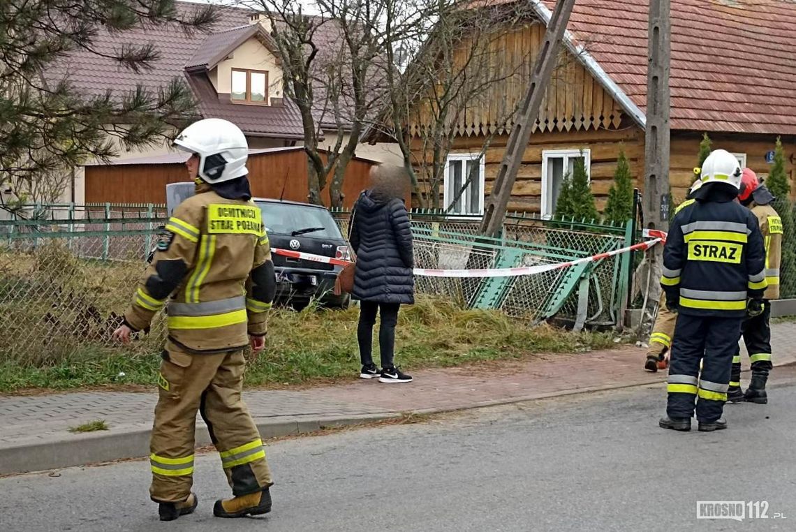 ? Rogi. 42-latka volkswagenem wjechała w słup i ogrodzenie