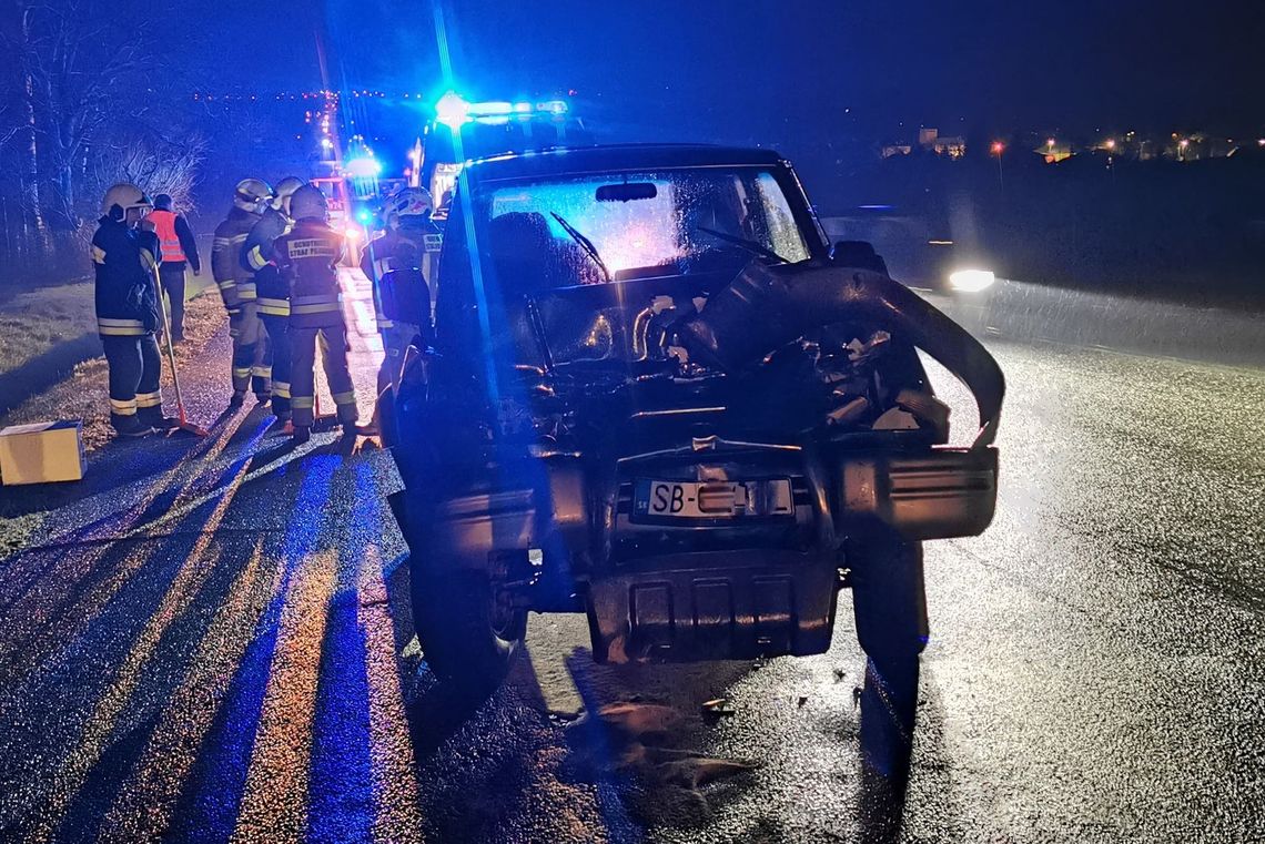 ? Rogi/DK19: Kolizja samochodu ciężarowego i osobowego