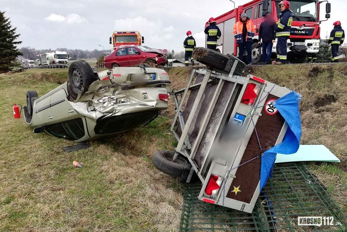 ROGI: Zderzenie dwóch samochodów na DK19
