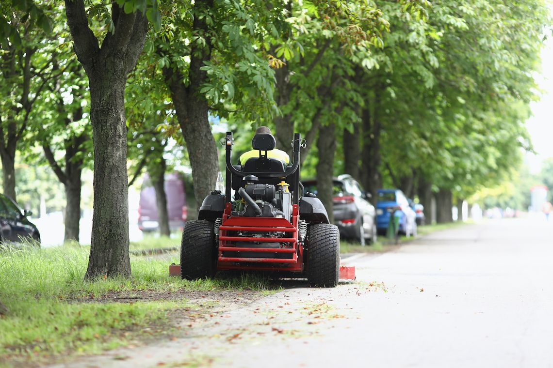 Rola maszyn komunalnych w utrzymaniu czystości naszych miast i wsi