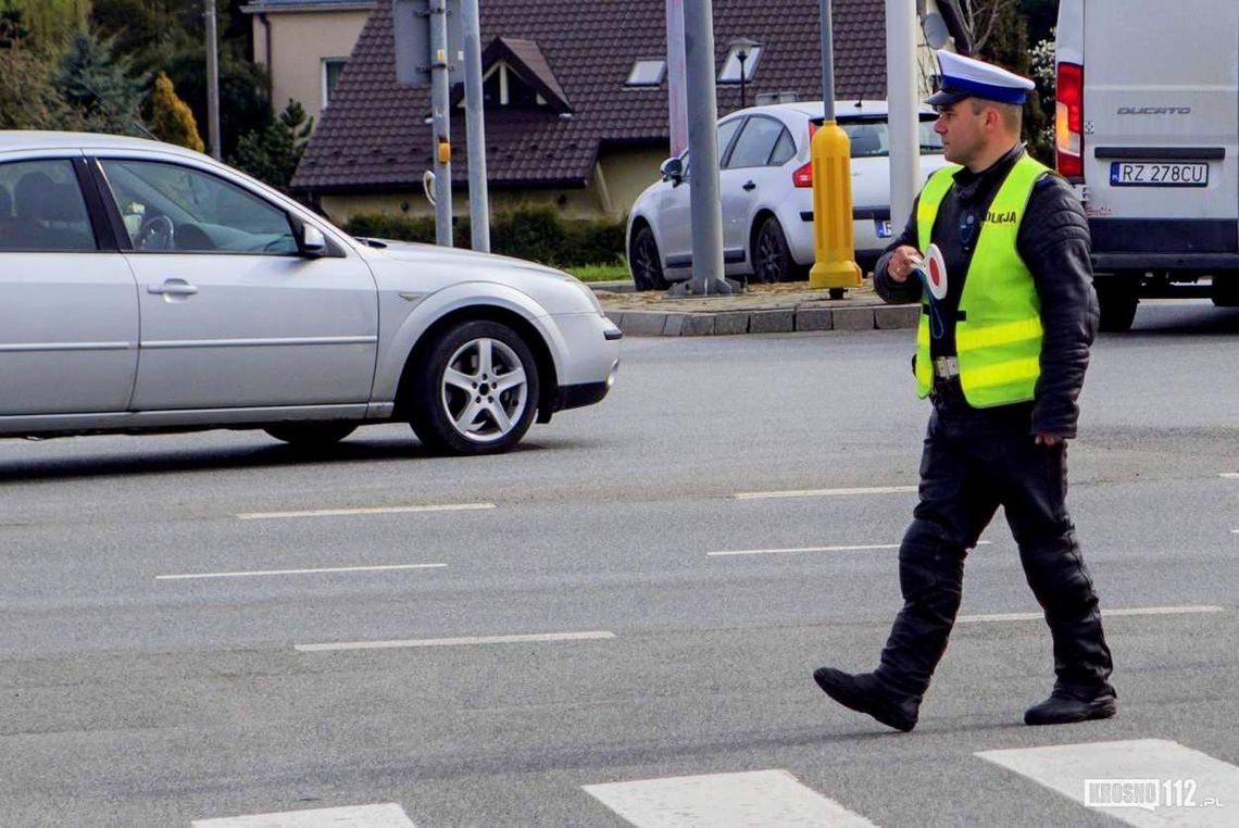 Rowerzysta wpadł na Krakowskiej, motorowerzysta na Niepodległości. Byli pijani