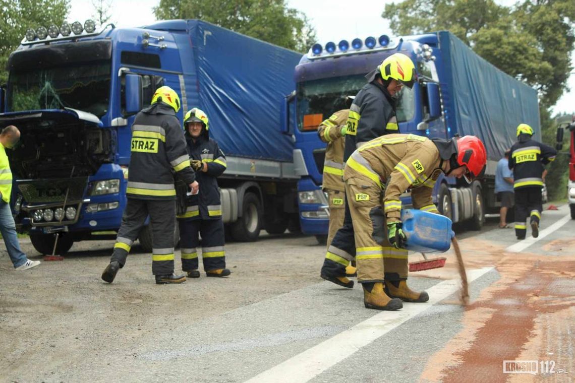 Równe. Zderzenie dwóch samochodów ciężarowych