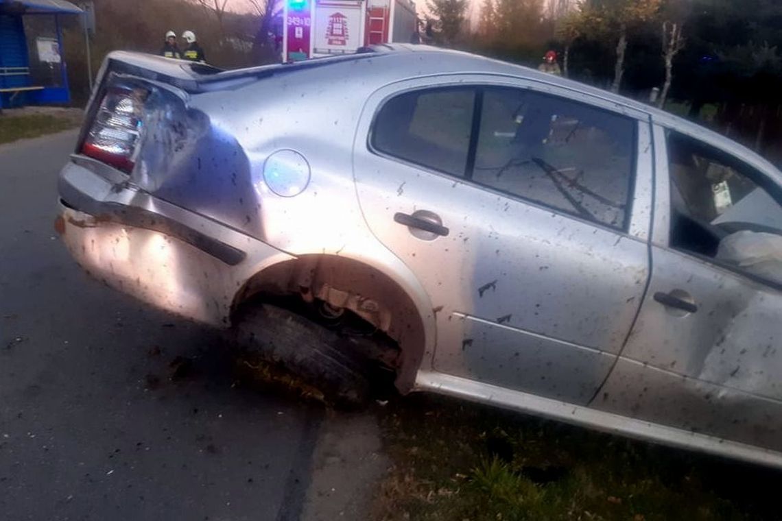 ? Roztrzaskana skoda w Cergowej. Interweniowały służby ratunkowe