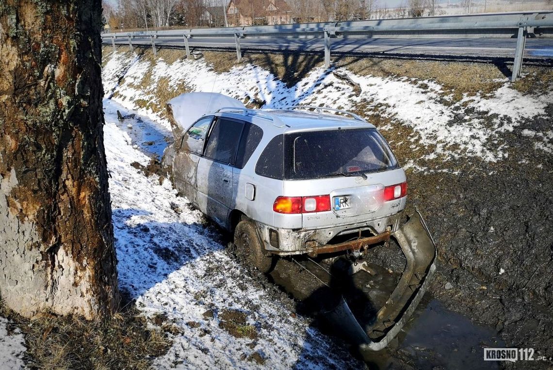 ? Rymanów/DK28. Toyotą zjechał do rowu